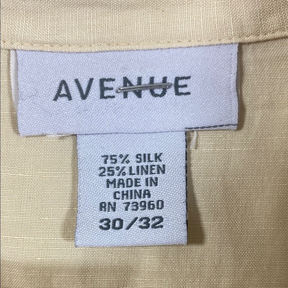 Avenue Silk Linen Blend Light Tan Button Down Short Sleeve Shirt Size 30/32 - Picture 2 of 7